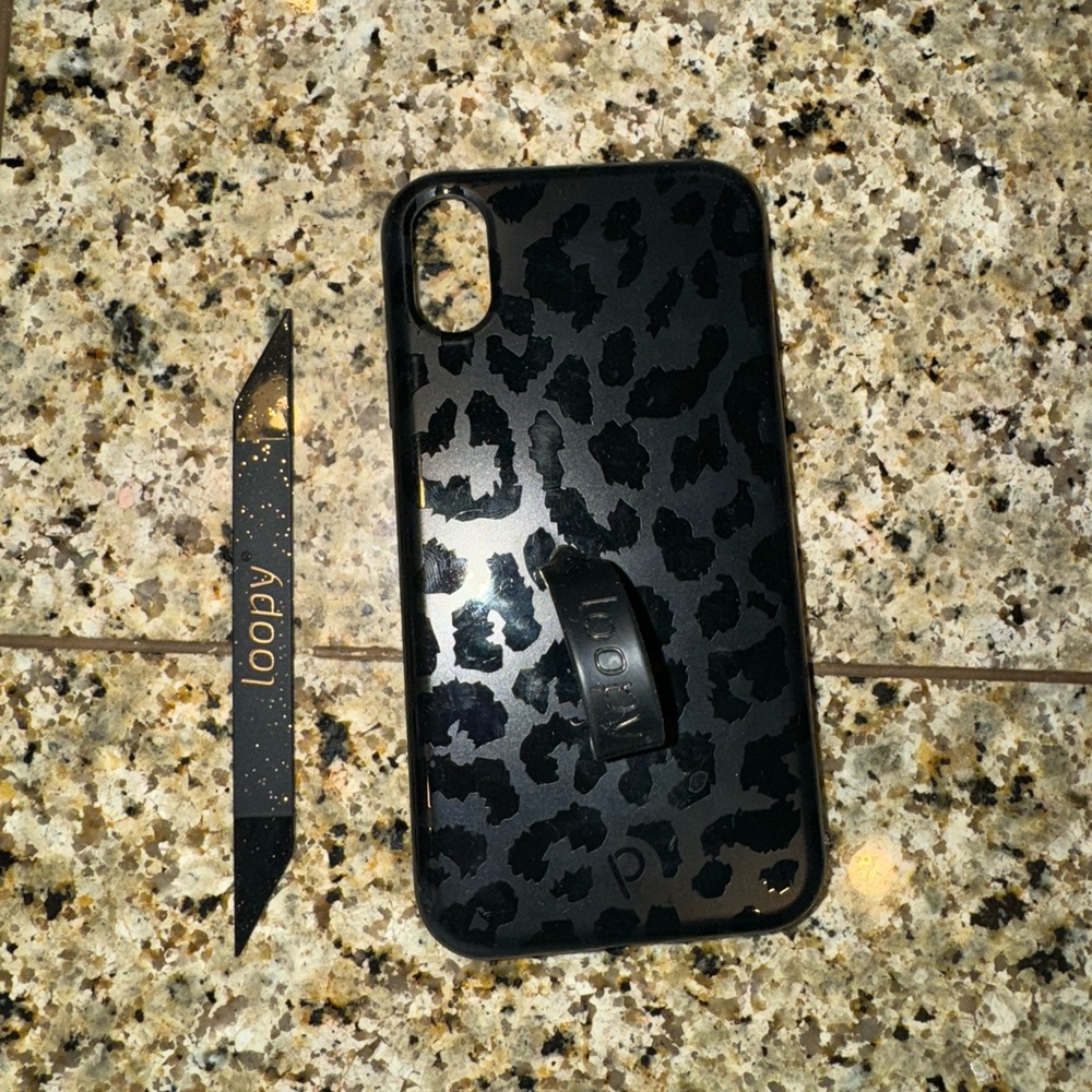 Loopy Case🖤🖤